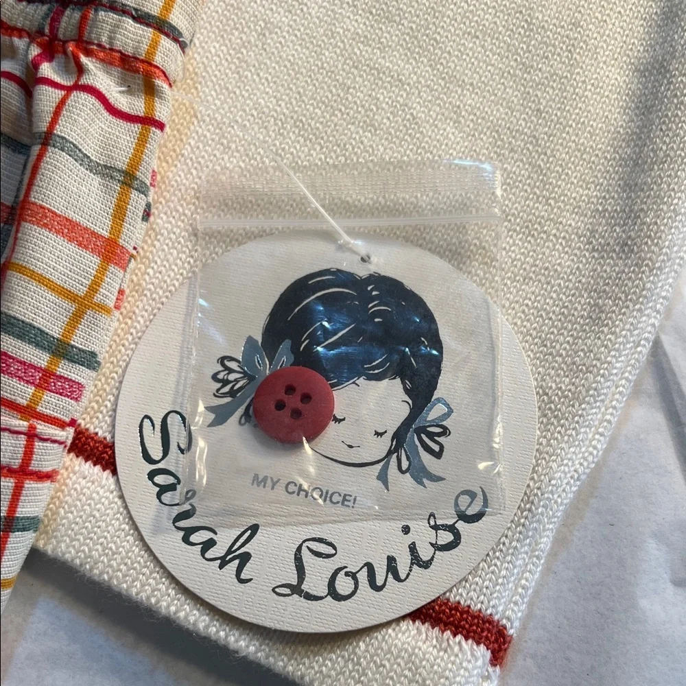 Vintage Sarah Louise 2 pc set with Elephant design. Cream and Multicolor​